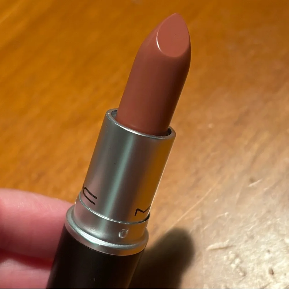 MAC Matte Lipstick Kinda Sexy